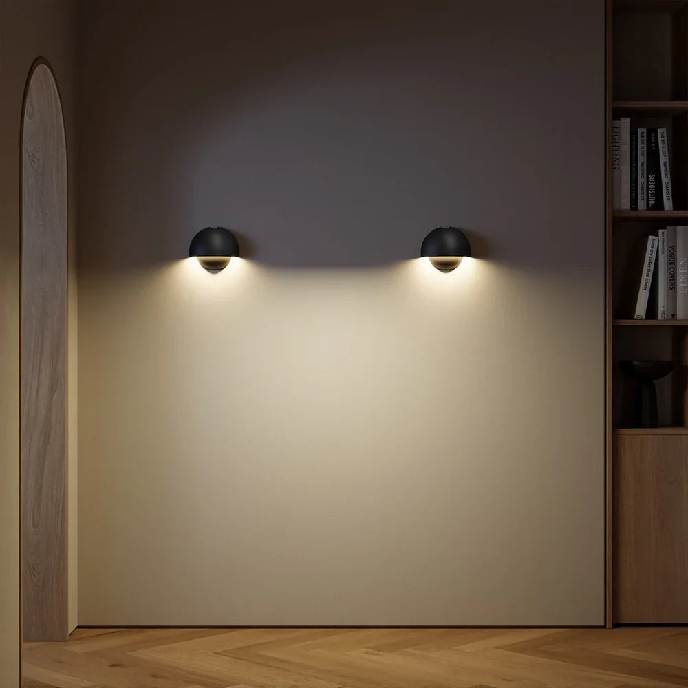 Luxurious Garden Wall Light