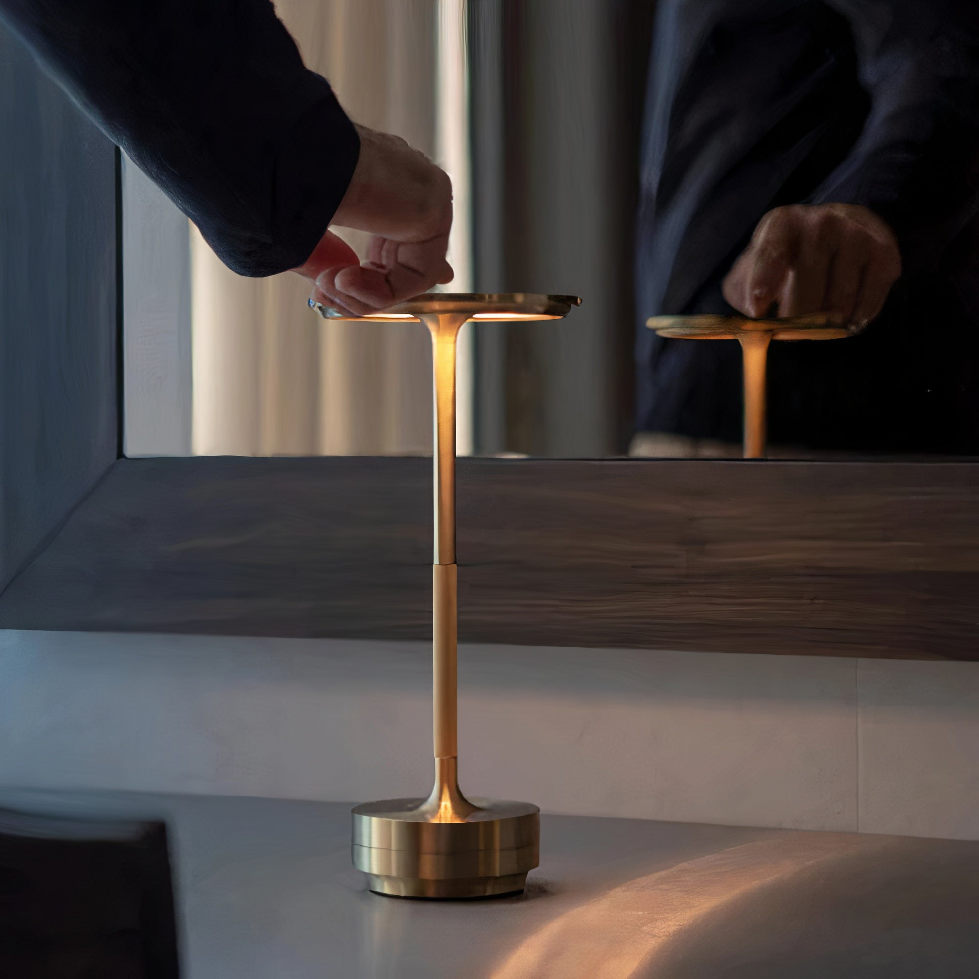 luxury cordless table lamp