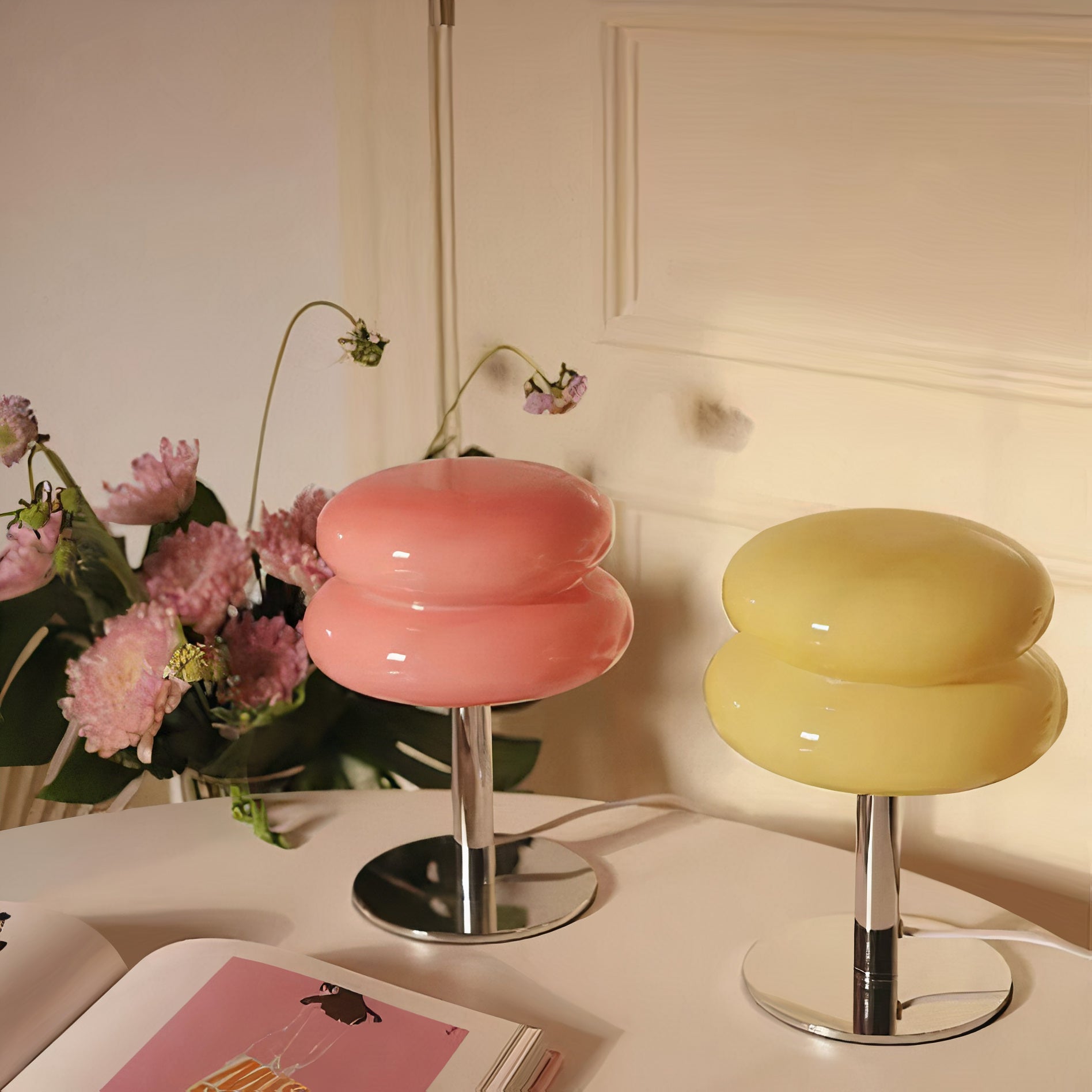 Lumière Éternelle Glass Table Lamp