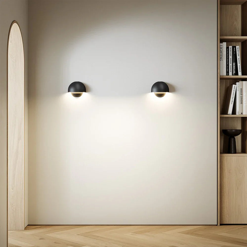 Luxurious Garden Wall Light
