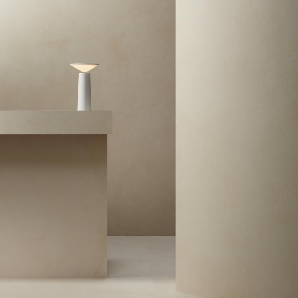360° Rotatable Table Lamp